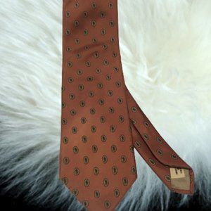 Halston 111  100% Italian Silk Men's NeckTie